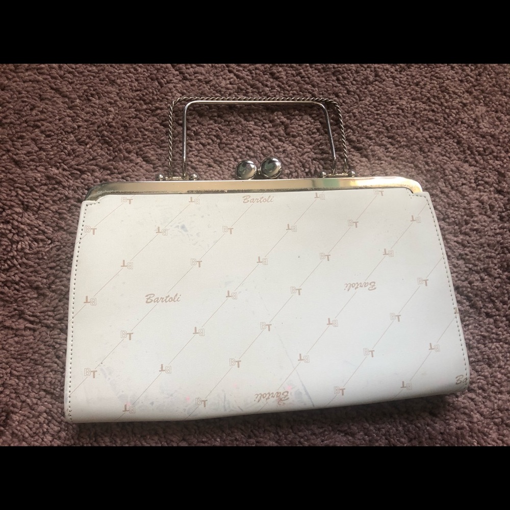 Simple White Clutch
